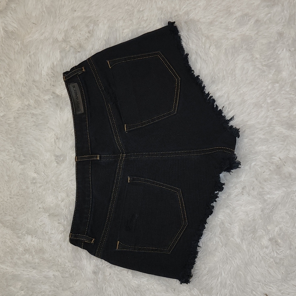 Distressed short - Picture 2 of 6